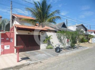 Casa · 320m² · 3 Quartos · 4 Vagas · Sobrado em Peruibe