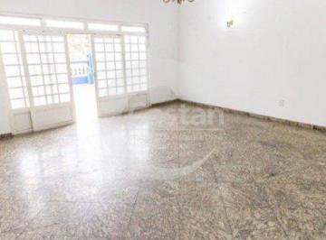 Casa · 162m² · 3 Quartos · 4 Vagas · Sobrado em Agua Rasa