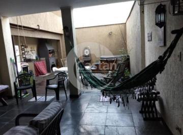 Casa · 241m² · 3 Quartos · 6 Vagas · Sobrado em Saúde