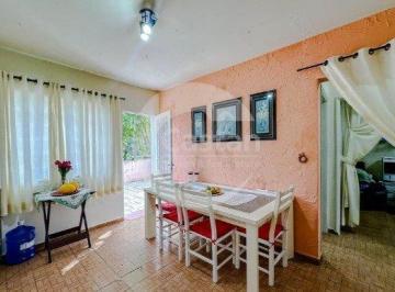 Casa · 240m² · 2 Quartos · 2 Vagas · Sobrado em Agua Rasa