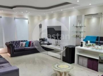 Casa · 210m² · 3 Quartos · 7 Vagas · Sobrado em Agua Rasa