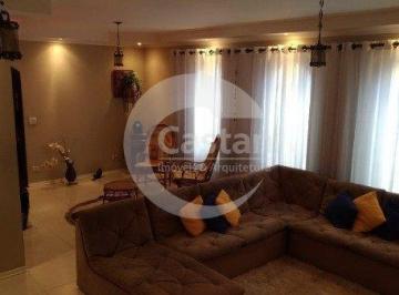 Casa · 220m² · 3 Quartos · 5 Vagas · Sobrado em Jardim Vila Formosa