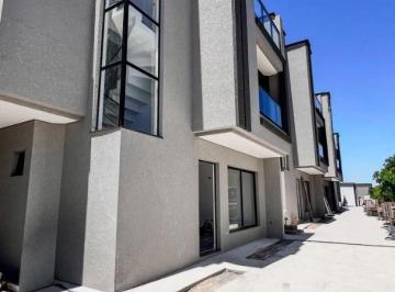 Casa · 128m² · 3 Quartos · 2 Vagas · Sobrado em Capão Raso, Curitiba/PR de 128m² 3 quartos à venda por R$ 898.000,00