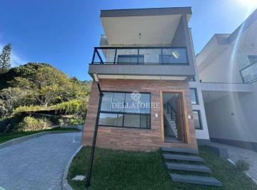 Casa · 131m² · 3 Quartos · 2 Vagas · Casa em Golfe, Teresópolis/RJ de 131m² 3 quartos à venda por R$ 799.000,00