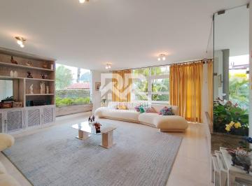 Casa · 280m² · 4 Quartos · 6 Vagas · Casa Linear dos sonhos, com 3 quartos no Jardim Cascata