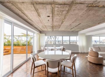Apartamento · 400m² · 4 Quartos · 2 Vagas · Cobertura à venda no Água Verde  ARYA1