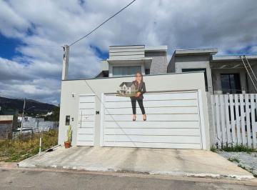 Casa · 3 Quartos · 2 Vagas · Sobrado com Piscina