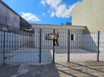 Casa · 2 Quartos · 6 Vagas · Casa terrea com garagem para 6 carros