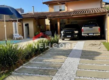 Casa · 205m² · 4 Quartos · 3 Vagas · Casa em Rua Dourado - Toninhas - Ubatuba/SP
