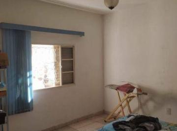 f8f330996ff59b16bc8621bb9a330f31b642aacb · Ótima casa na Av. 14 de dezembro para vender.