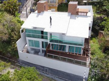 Casa · 689m² · 5 Quartos · 3 Vagas · Casa com excelente vista!