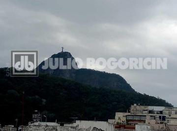 Apartamento · 124m² · 3 Quartos · 1 Vaga · COPACABANA - Posto 4 - 3quartos - 2 banheiros sociais - vaga