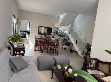 Casa · 140m² · 3 Quartos · 2 Vagas · Sobrado à venda com 2 suítes no Condomínio Terras da Estância
