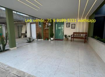 Casa de 3 quartos, Feira de Santana · Leo vende, bairro Papagaio, 3\4 suíte, goumert, fino acabamento.