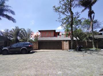 b9839c71f4e8d2c364c43f4f8172e824.jpg · Cond. fechado de 380m² com 3 quartos