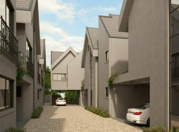 Casa · 180m² · 4 Quartos · 1 Vaga · Triplex no Bairro Ahú com 4 Suítes (Lançamento!)