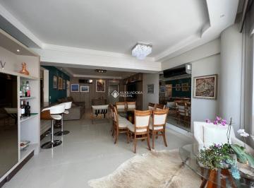 Apartamento · 310m² · 3 Quartos · 6 Vagas · Apartamento diferenciado(Garden) localizado na Barra Sul, na quadra do mar e com vista para o m