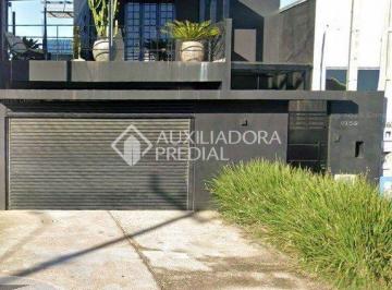 Casa · 240m² · 2 Quartos · a venda