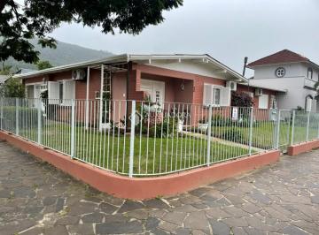 Casa · 184m² · 3 Quartos · Bela casa de esquina