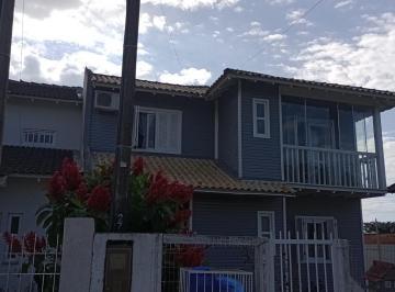 Casa · 140m² · 4 Quartos · Linda casa a venda no bairro Caiu do Céu.