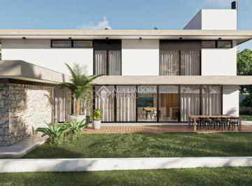 Casa · 240m² · 3 Quartos · 2 Vagas · CASA 03 SUÍTES EM CONDOMINIO FECHADO