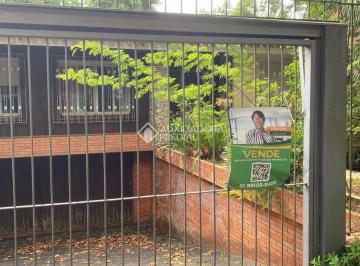 Casa · 300m² · 4 Quartos · casa em rua tradicional
