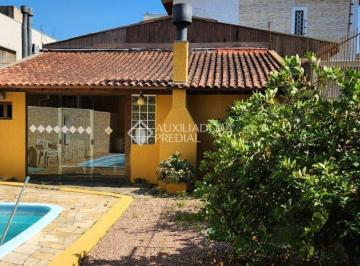 Casa · 156m² · 3 Quartos · 4 Vagas · Casa sobrado, 03 quartos, 01 suíte com closet, pátio com piscina