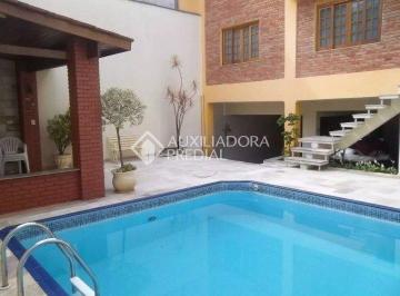 b375fd43-6460-4c17-b334-b44ef41fb00c · Sobrado à venda, 300mts² com piscina - rua fechada com cancela e segurança - Nova Petrópolis - SBC