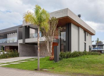 Casa · 300m² · 4 Quartos · Linda casa em condomínio
