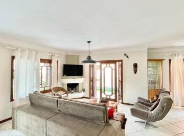 Casa · 186m² · 4 Quartos · 4 Vagas · SUA FAMILIA JUNTO AO MAR COM MUITO CONFORTO!