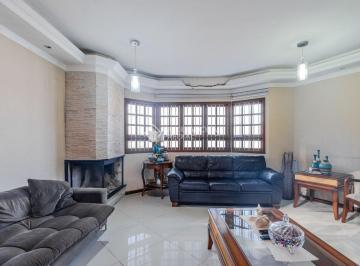 Casa · 300m² · 3 Quartos · 4 Vagas · Sobrado com 300 M² privativos. amplo pátio com piscina.