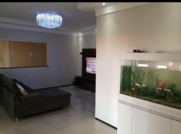 Casa de 3 quartos, Aparecida · Casa com 3 Quartos e 2 banheiro à Venda, 137m²Centro - Aparecida, SP