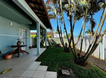 Casa · 560m² · 4 Quartos · 3 Vagas · Sobrado em Balneário Brejatuba - Guaratuba, PR