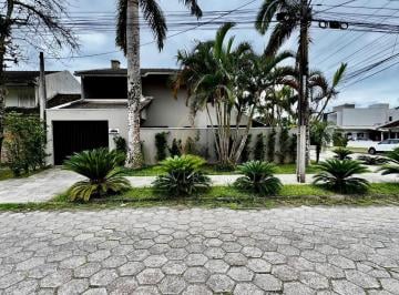 Casa · 220m² · 3 Quartos · 3 Vagas · Sobrado à Venda em Centro  -  Guaratuba