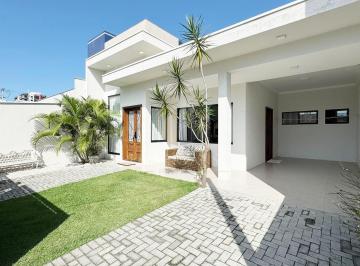 Casa · 136m² · 4 Quartos · 2 Vagas · Casa à Venda em Centro  -  Guaratuba