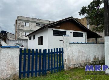 Foto 01 · Casa em Ubatuba à 150 metros de distância da Praia do Perequê-Açu com 253m² de Terreno