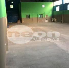 Comercial · 1100m² · 1 Quarto · 15 Vagas · Galpão à Venda em Diadema - 1100m²
