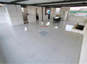 Casa · 213m² · 3 Quartos · Casa com 3 Quartos e 3 banheiros à Venda, 226 m² por R$ 210.000