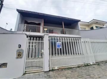 Casa · 257m² · 3 Quartos · 2 Vagas · Sobrado na Vila Jardini