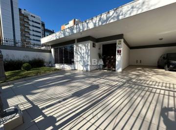 Casa · 305m² · 4 Quartos · 5 Vagas · Casa Terrea a Venda Curitiba Hugo Lange Curitiba<b