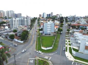 Terreno · 598m² · Terreno de esquina comercial ou residencial no Cap
