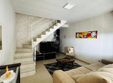 Casa de 2 quartos, Camboriú · CASA SOBRADO MOBILIADO - SANTA REGINA EM CAMBORIÙ