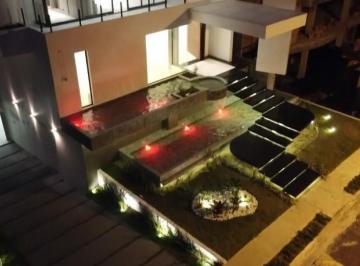 Casa de 5 quartos, Manaus · Lindíssima casa em condomínio fechado 05 suítes naregião Ponta Negra