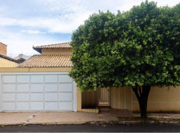 Casa · 218m² · 4 Quartos · 4 Vagas · Casa Térrea no Chácara Cachoeira