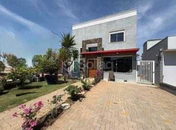 Casa · 188m² · 4 Quartos · 2 Vagas · Casa á venda no Condomínio Portal do Bosque, em Louveira, interior de São Paulo.