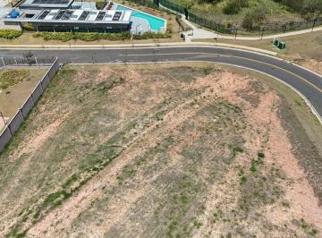 Terreno · 1024m² · Lote de Esquina com melhor localização e topografia à Venda no Condomínio Tamboré – (Jundiaí)