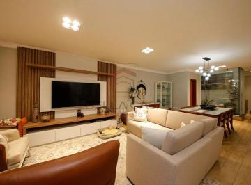 Casa · 220m² · 5 Quartos · 4 Vagas · Casa à venda com 220m², 5 quartos e 4 vagas