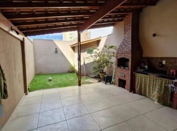 Casa · 195m² · 3 Quartos · 2 Vagas · Sobrado à venda com 03 Quartos, 195m² por R$ 915.000 - Campestre - Santo André/SP