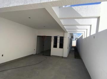Casa · 92m² · 3 Quartos · 2 Vagas · Excelente casa em meio lote no bairro Tiradentes em Betim