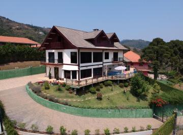 Rural de 4 quartos, Campos do Jordão · EXCELENTE CHÁCARA DE MEDIO PADRÃO EM CAMPOS DO JORDÃO